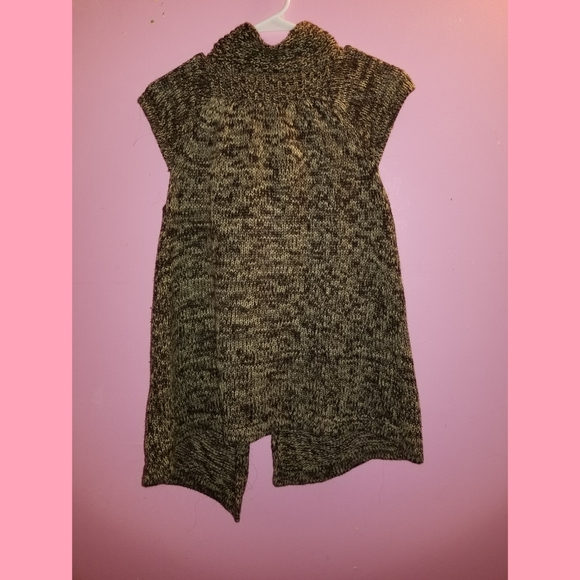 Short Sleeve Brown Sweater - Picture 2 of 3